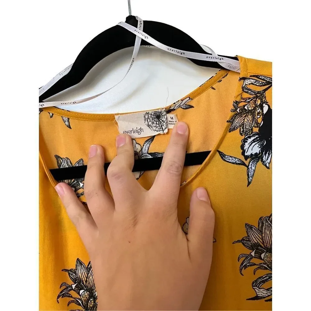 Everleigh Yellow Floral Blouse with Tie Sleeves - Picture 4 of 5
